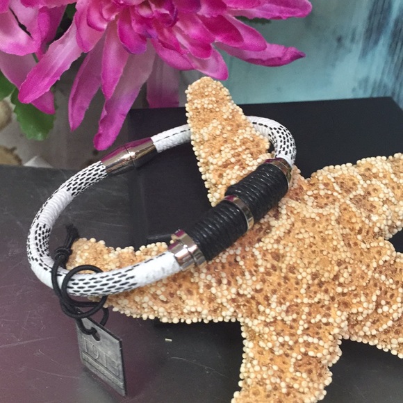 1913 Bracelet - Picture 1 of 3